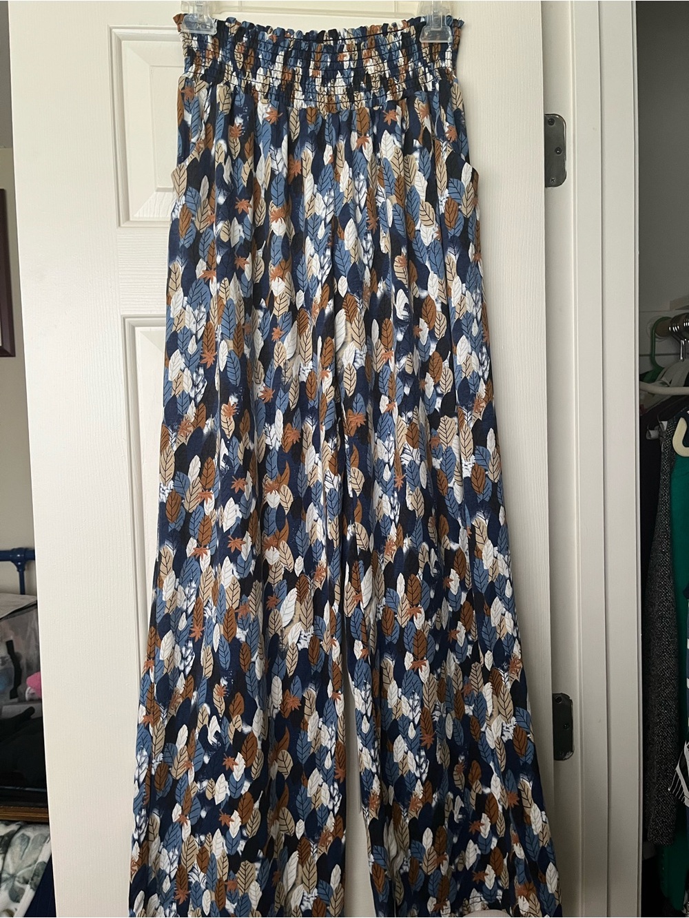 Women's Navy Leaf-Print Elastic Waist Palazzo Pants
